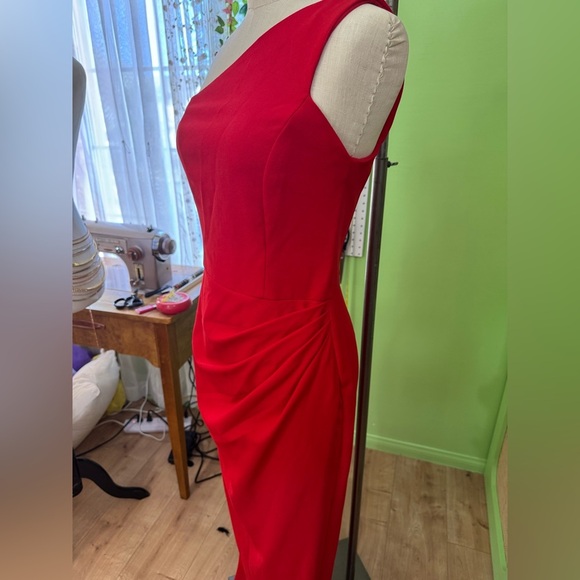 David's Bridal Red One-Shoulder Prom Dress - Picture 5 of 7